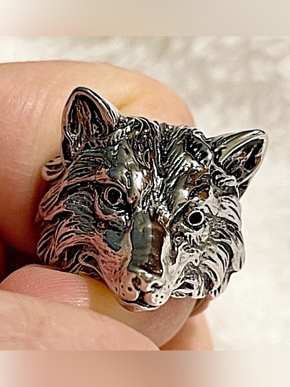 🆕 WOLF RING - "Untamed Spirit"
Ring NWT